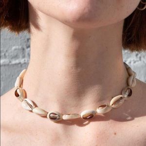 Brandy Melville Puka Shell Choker